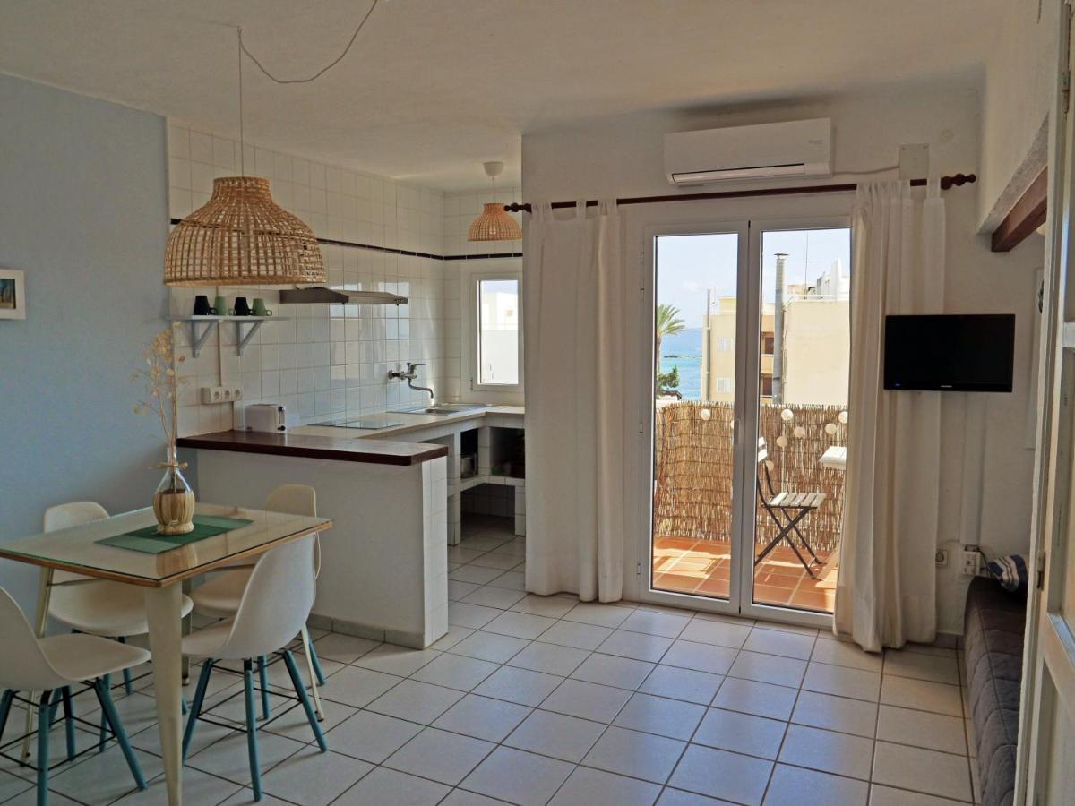 Bonito apartamento a 20m del mar Es Pujols Exterior foto