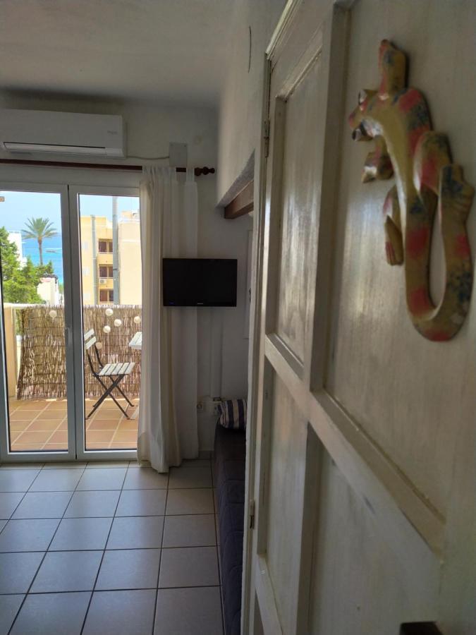 Bonito apartamento a 20m del mar Es Pujols Exterior foto